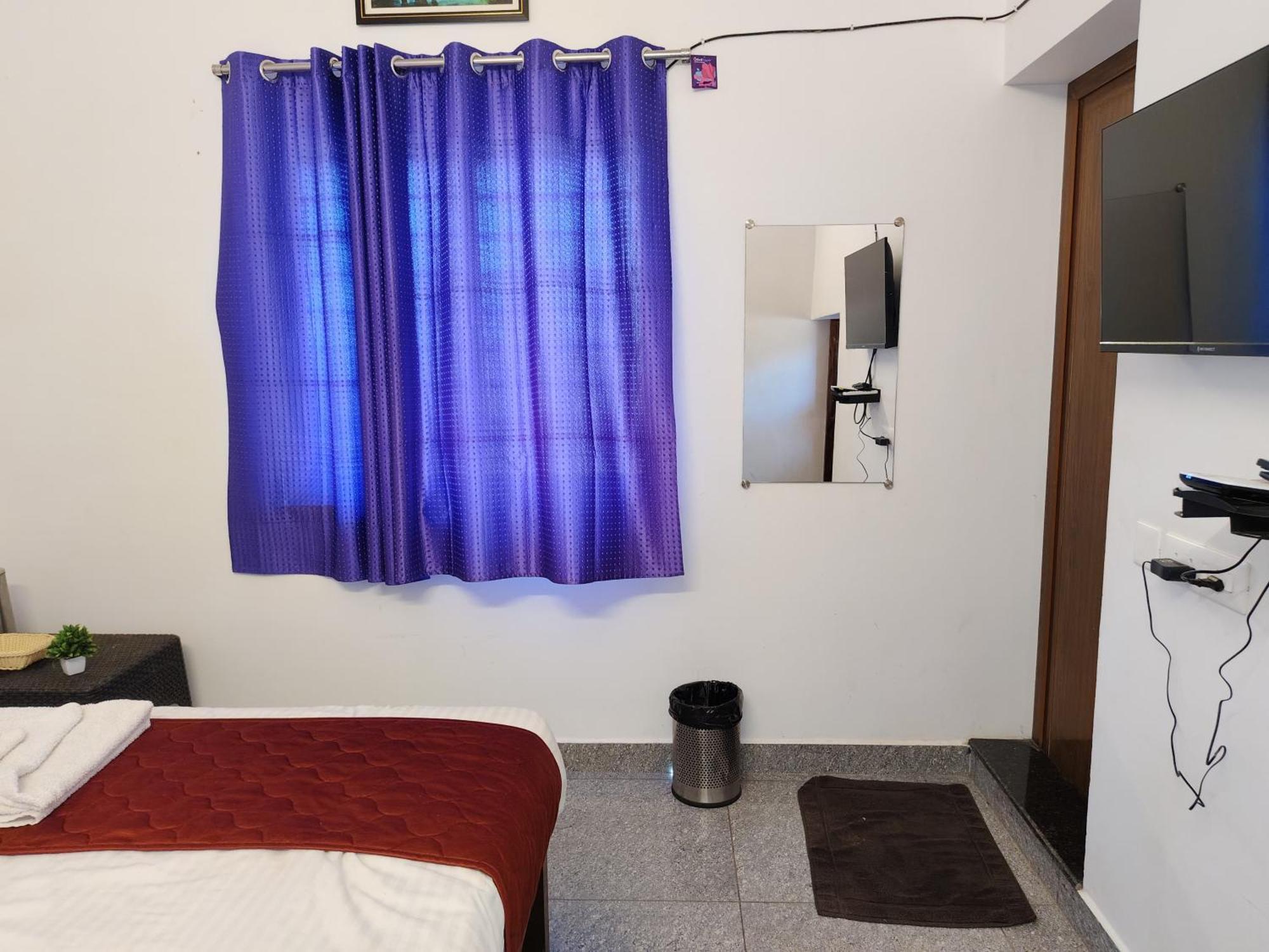 De' Capital Hotel ปอนดิเชอรี ภายนอก รูปภาพ